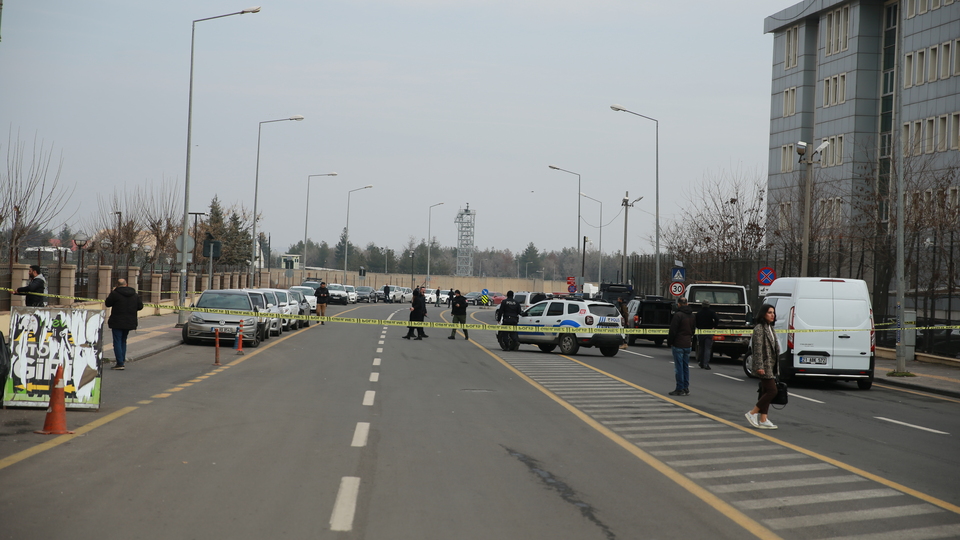 Diyarbakır'da adliye yakınında hareketli anlar!
