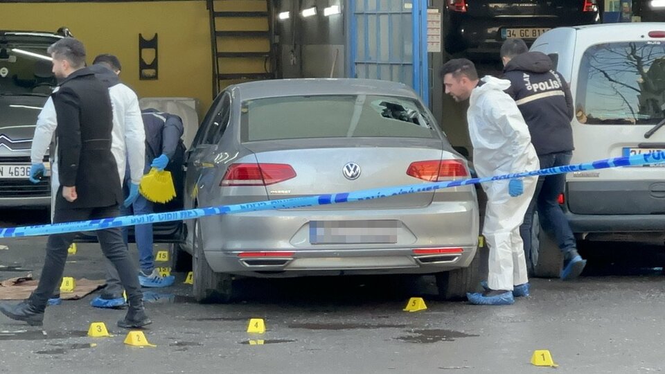 Trafikteki kavgada kendilerine ateş açan magandayı öldürdü!