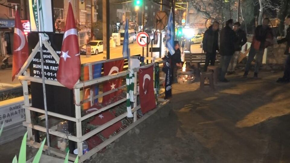 Sinan Ateş´in mezarında 24 saat 'saygı' nöbeti tutuluyor