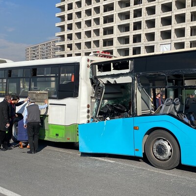 Halk otobüslerinin çarpıştığı kazada yaralılar var!
