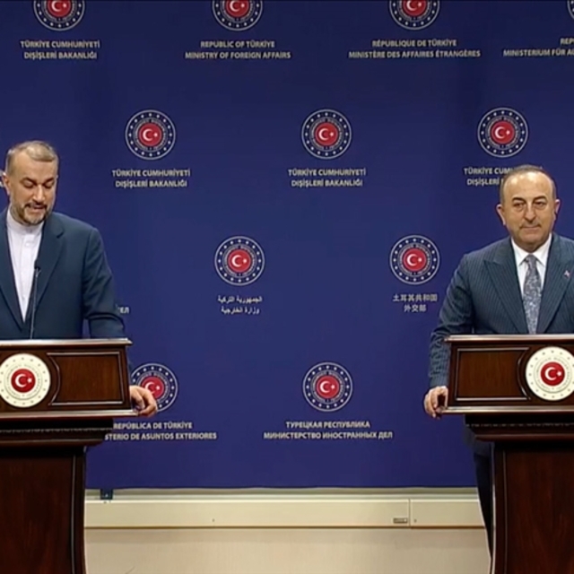 Bakan Çavuşoğlu'ndan İsveç yorumu