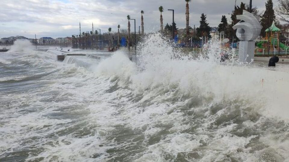 Meteoroloji'den 4 bölge için fırtına uyarısı! 5 il için "turuncu", 14 kent için "sarı" alarm!