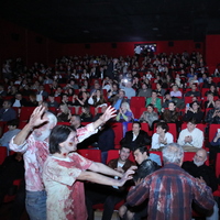 Galayı zombiler bastı