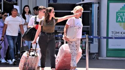 Turist kısa yolu seçecek