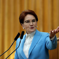 Akşener'den başörtüsü düzenlemesi mesajı