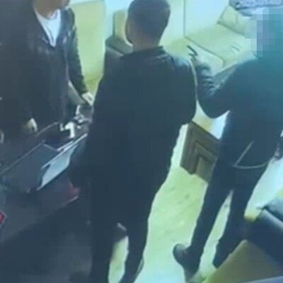 Polis kılığına giren soygunculardan 'kara para' oyunu!