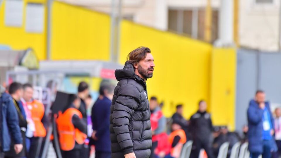 Pirlo'dan hakem protestosu!
