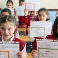 Karnesinde 2 olan takdir teşekkür alabilir mi?