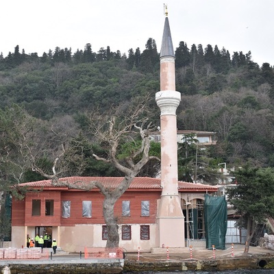 Yangında hasar alan Vaniköy Camii yeniden açılıyor
