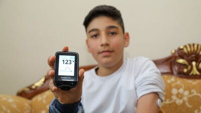 Van Büyükşehir Belediyesi'nden diyabetli çocuklara cihaz hediyesi