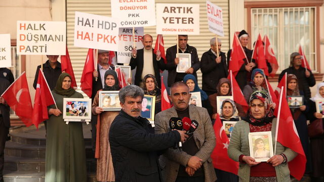 Diyarbakır annelerine iki aile daha katıldı