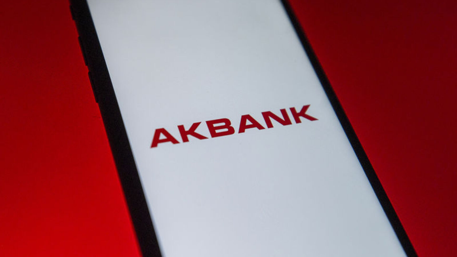 Akbank Çalışma Saatleri 2023: Akbank Şubeleri Kaçta Açılıyor, Kaçta ...