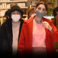 Anne-kız alışverişte