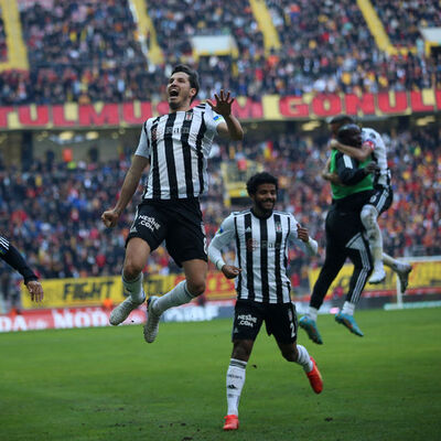 Kartal uçuyor!