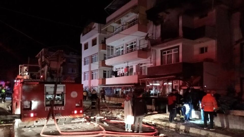 Gölcük'te doğalgaz patlaması! Yaralılar var