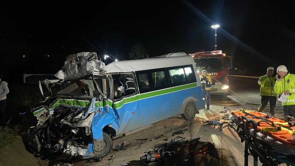 Araçta can verdi! TIR sürücüsü kaçtı!