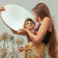 Filmlerde ayna sahneleri kamera gözükmeden nasıl çekiliyor?