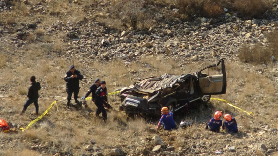 Uçuruma yuvarlandı! 300 metrelik feci ölüm!