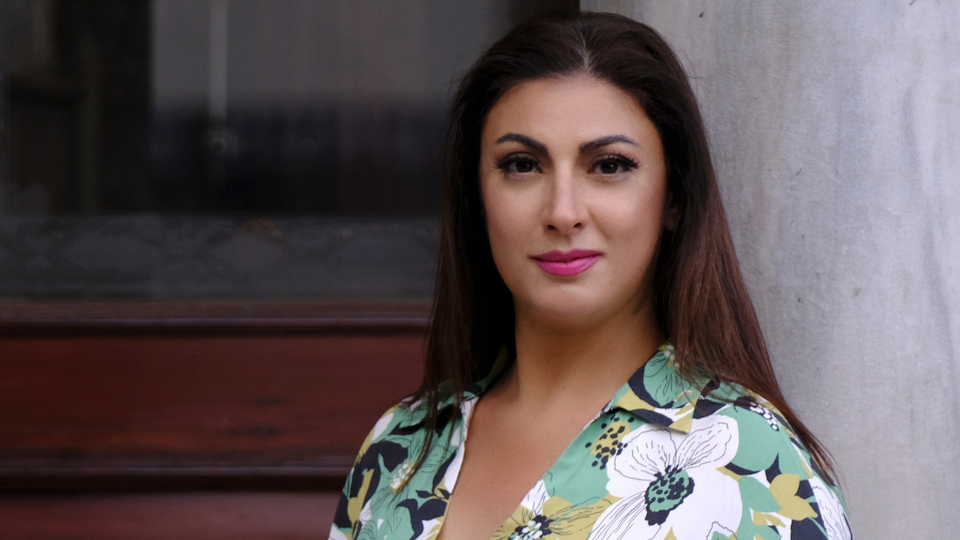 Buket Bengisu'dan 'Kırık Ayna'