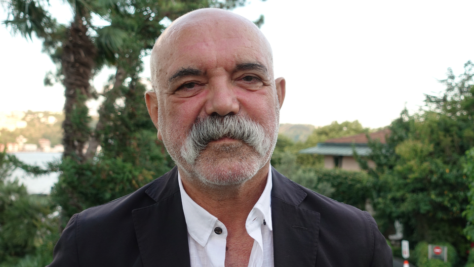 "Esnaf çocuğu olarak büyüdüm"