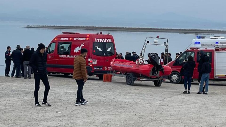 Halk otobüsü baraja düştü!