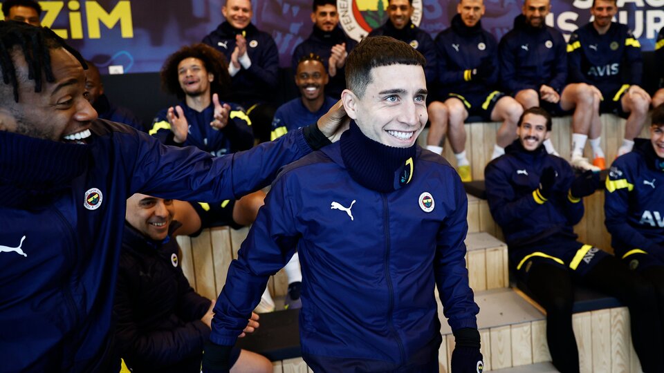 Emre Mor'a sürpriz!