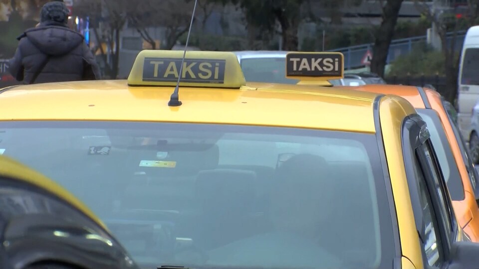 Taksilerde 'tepe lambası' teklifi kabul edildi