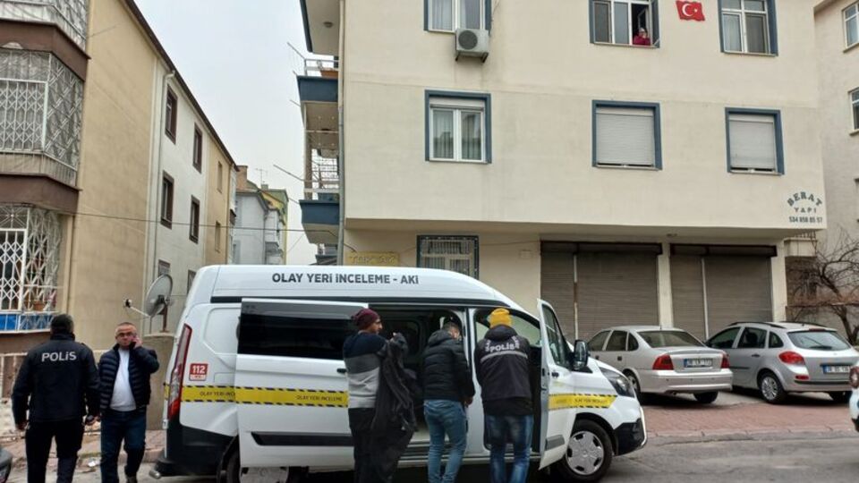 Kapısının önünde cansız bedeni bulundu