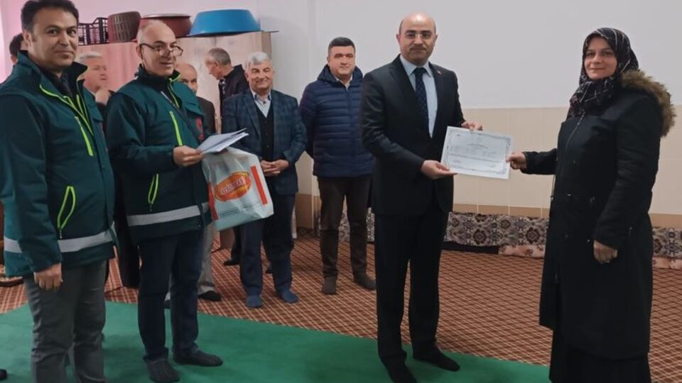 Kadın çiftçilere süt sığır yetiştiriciliği sertifikası