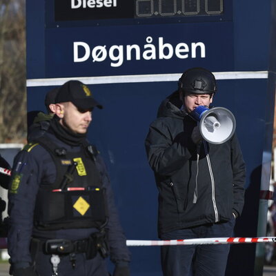 Paludan yine Kuran-ı Kerim yaktı