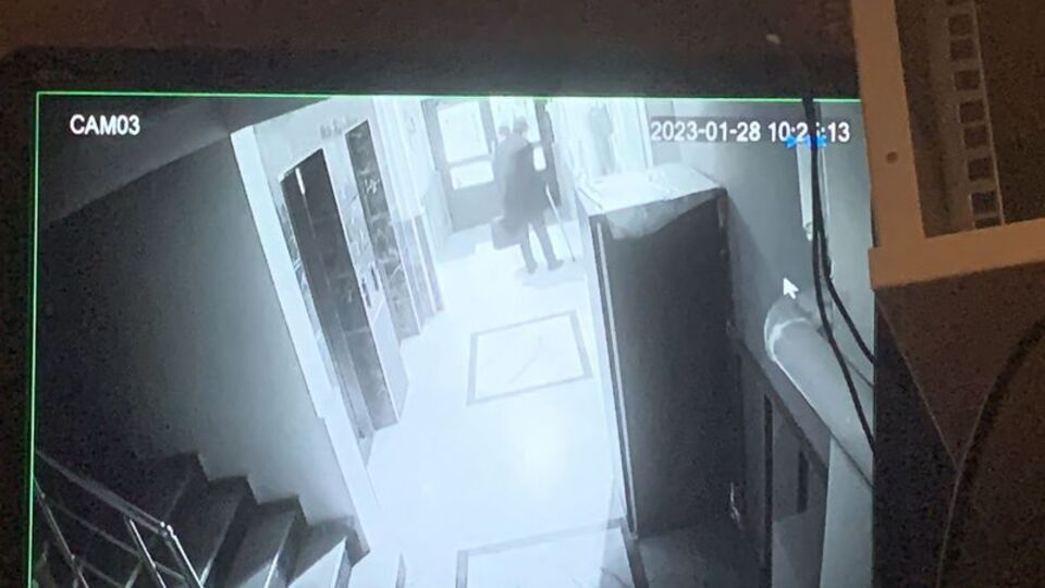 87 yaşındaki soğukkanlı katil kamerada! Oğlunu böyle vurmuş!