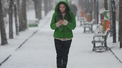 Doğu Anadolu'da kar etkili oluyor! Varto'da kara halaylı karşılama!