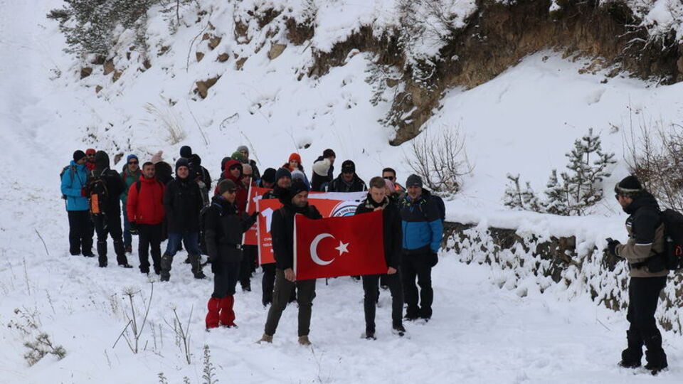 Çığ felaketinde hayatını kaybeden 10 dağcı anıldı