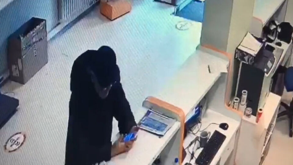 Trafik cezası öderken dolandırıldılar!