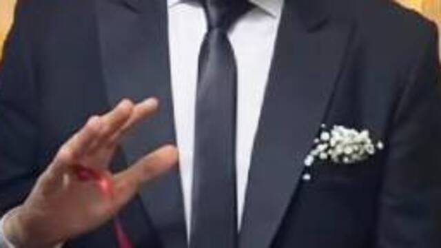 Şarkıcı Emrah'ın oğlu nişanlandı