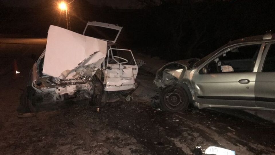 İki otomobil kafa kafaya çarpıştı! 4'ü çocuk 5 yaralı