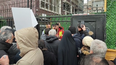 Eylem yapan site mağdurlarını sopalarla karşıladılar!