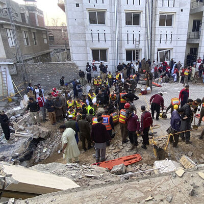 Pakistan'da intihar saldırısı: 59 ölü