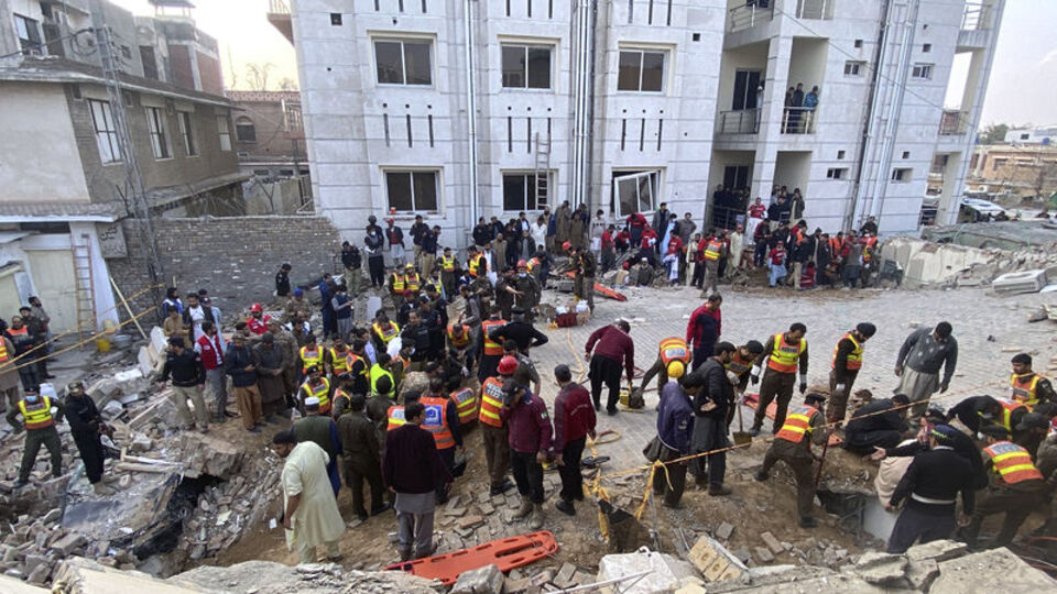 Pakistan'da intihar saldırısı: 59 ölü