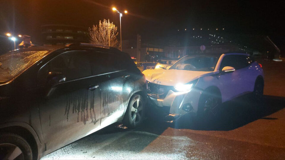 Kontrolden çıkan cip, 6 araca çarptı