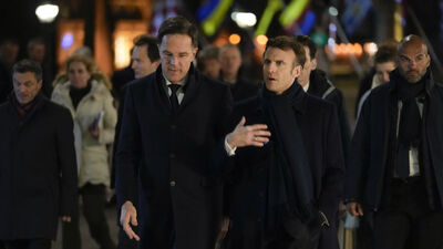 "Ukrayna'ya savaş uçağı verilmesi seçenek dışı değil"