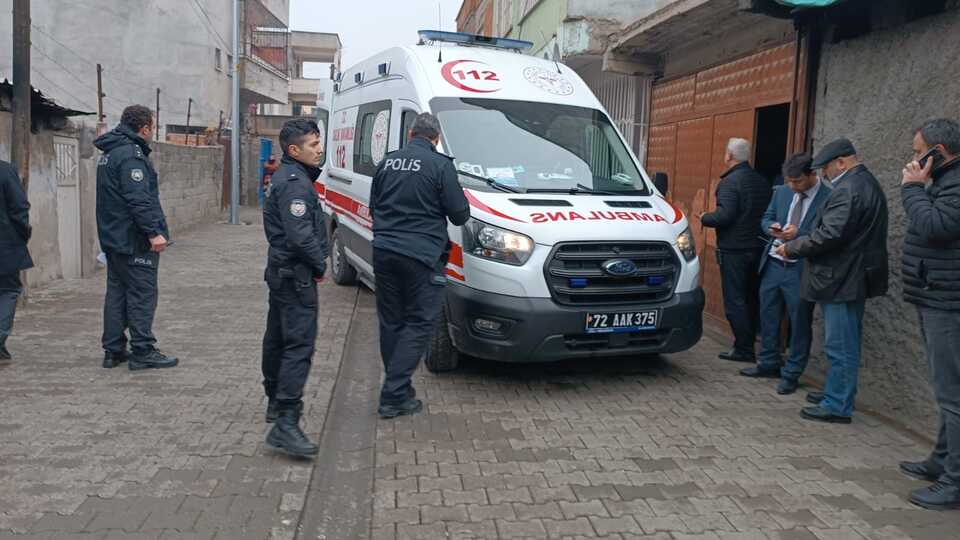 Karısına acı çektirmek için 7 yaşındaki kızını öldürdü!