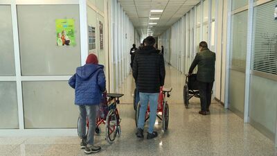 Van'da 12 engelliye tekerlekli sandalye desteği