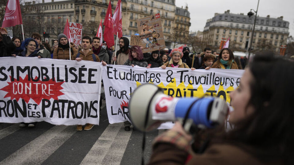 Fransa'da emeklilik reformuna karşı dev protesto