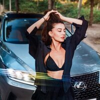 Burcu Özberk son pozlarıyla Instagram'ı yaktı geçti!