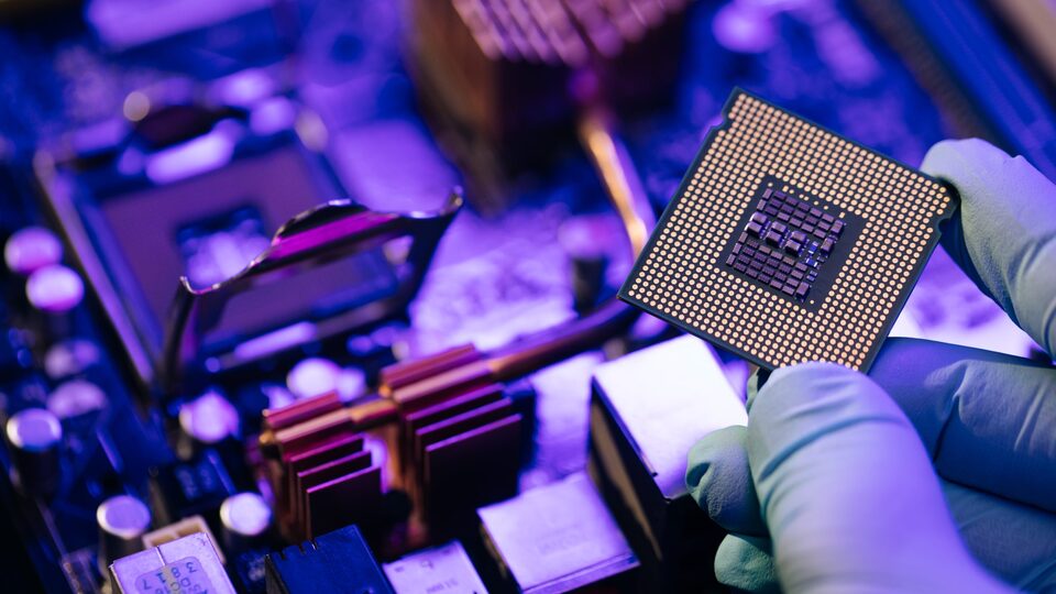 Çip ihracatı çakıldı tarihi ticaret açığı verdi