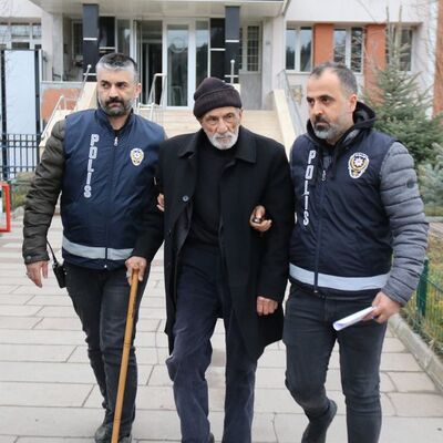 Eşini ve 2 oğlunu öldürmüştü! Bir oğlu da kayıp çıktı! Bastonlu seri katil!