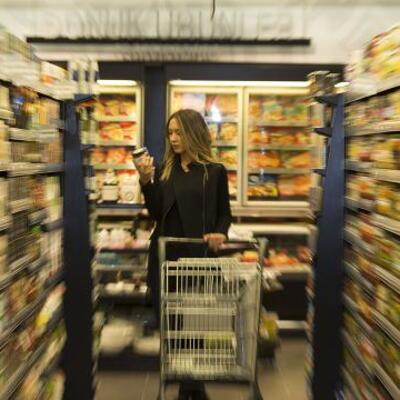 Her iki tüketiciden biri market market geziyor