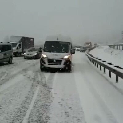 Bursa-İstanbul yolunda kar trafiği!