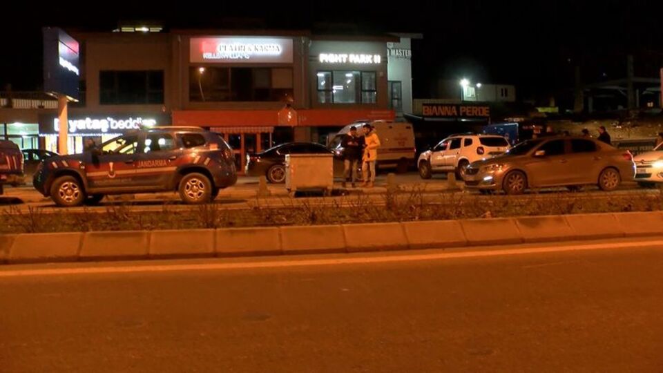 Oto galeride silahlı kavga: 1 ölü, 1 ağır yaralı